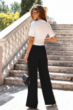 Śmietankowy t-shirt Elvie z marszczenie i różą - obrazek 7