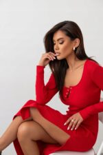 SUKIENKA MIDI CZERWONA DŁUGI RĘKAW W PRĄŻEK DEKOLT Z GUZIKAMI ELASTYCZNA L - obrazek 2